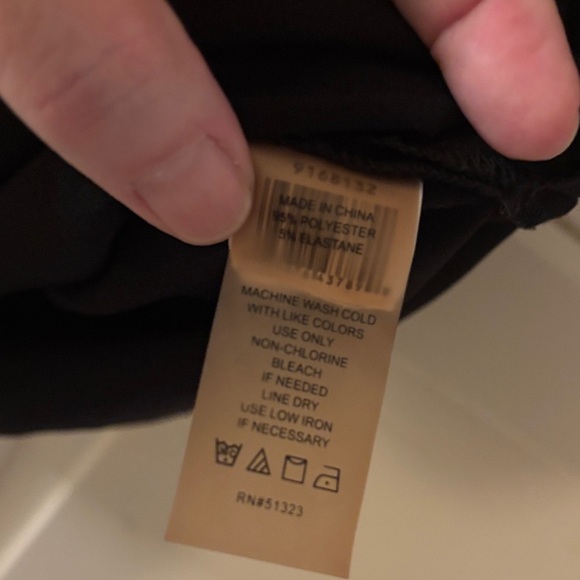 Vince Camuto Black Blouse with White Trim - Picture 4 of 5